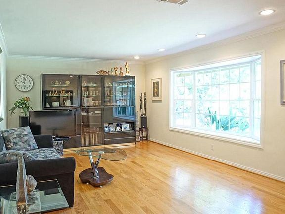 5th image of 5114 Frederick Ave