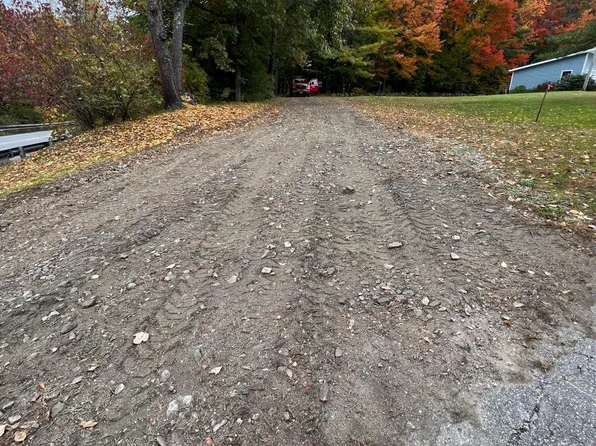 204 Pleasant Street, Mechanic Falls, ME 04256