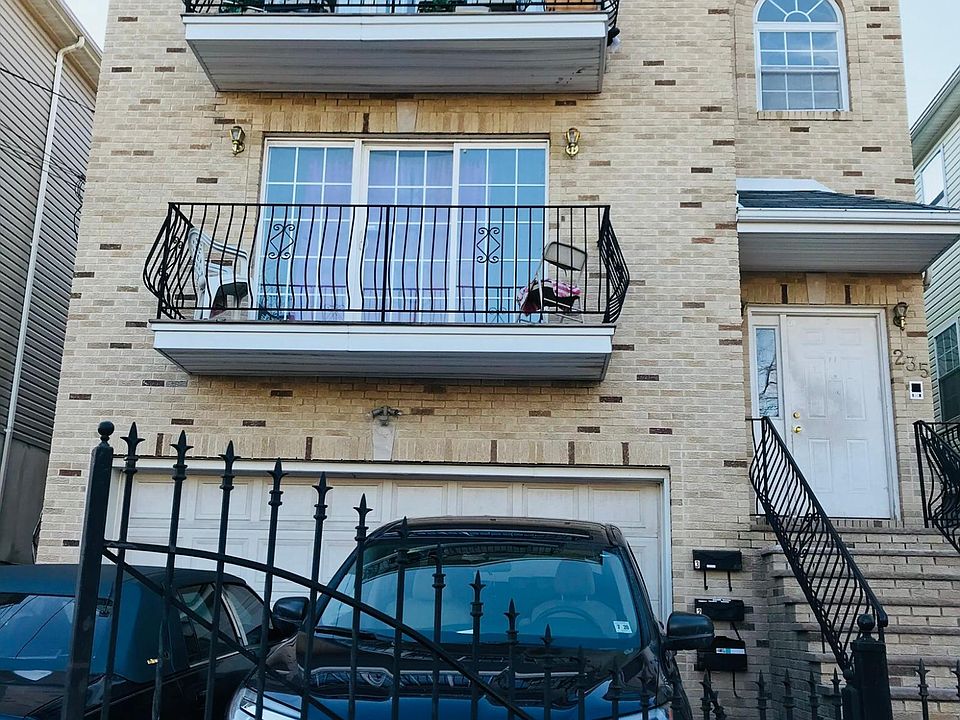 1st image of 235 Badger Ave #1