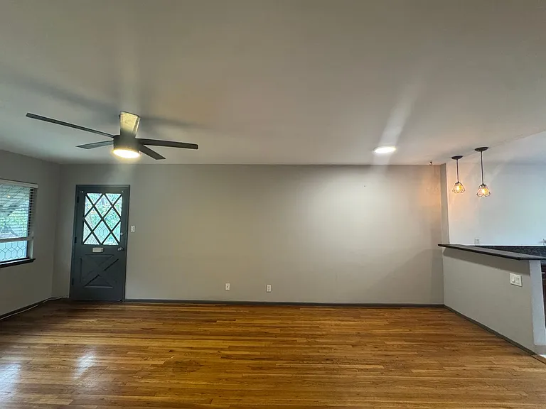 12157 Chandler Blvd — Photo 9