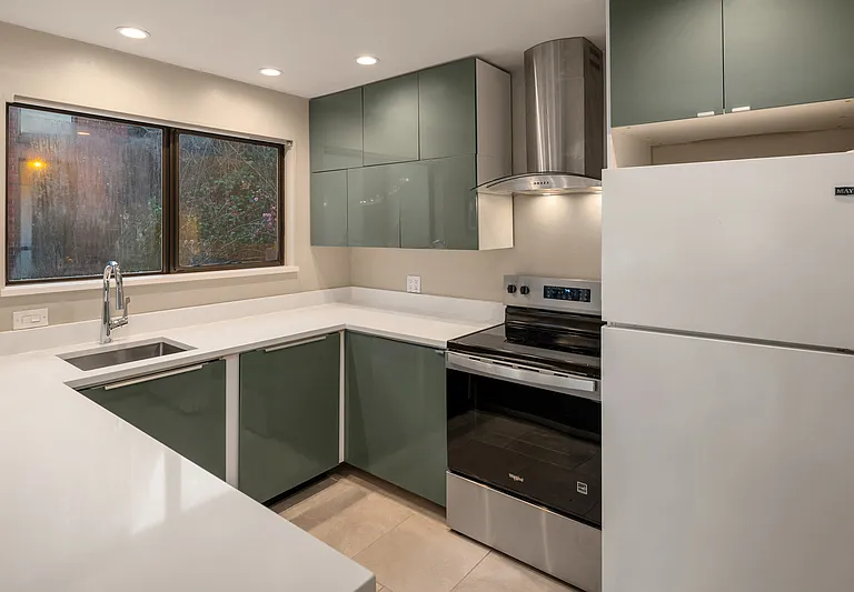 5220 21st Ave NE #B — Photo 19