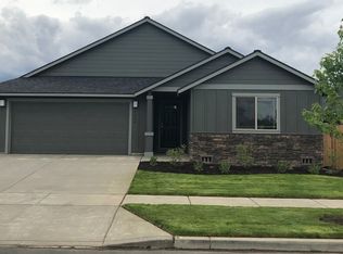 3054 NW Dogwood Ave, Redmond, OR 97756