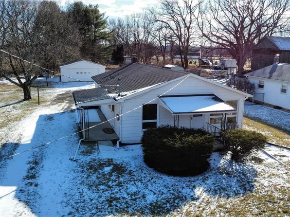 4141 Mountain View Dr, Walnutport, PA 18088
