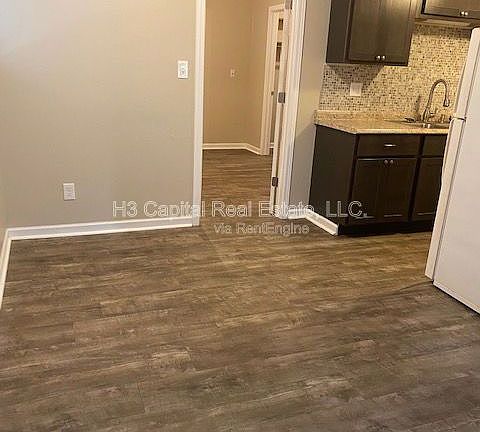 3rd image of 31 Rosehaven Dr APT A