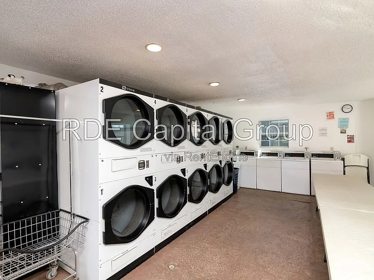 7040 Glenview Dr #29 — Photo 4