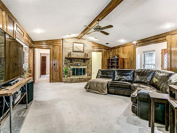 5th image of 2501 Teakwood Ln