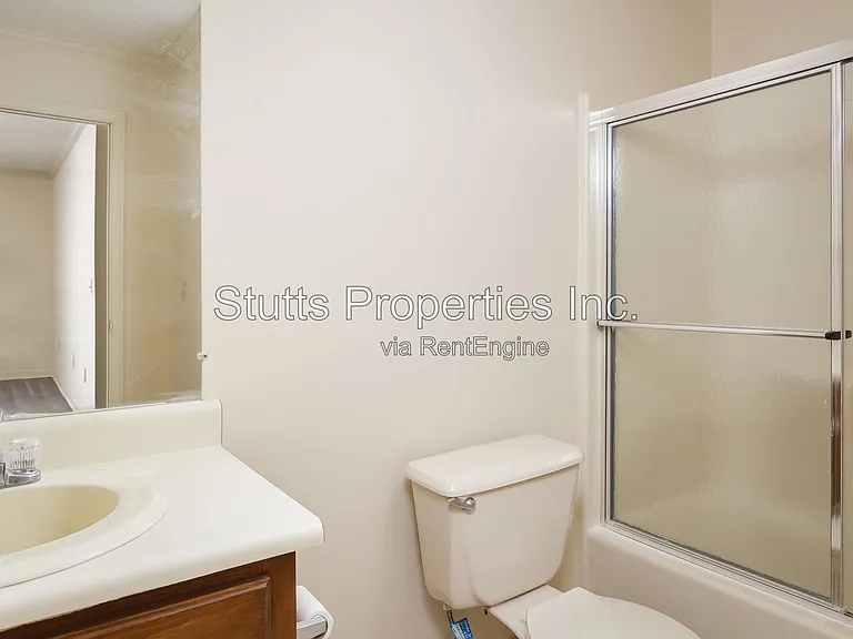 Creekside Apartments — Photo 35
