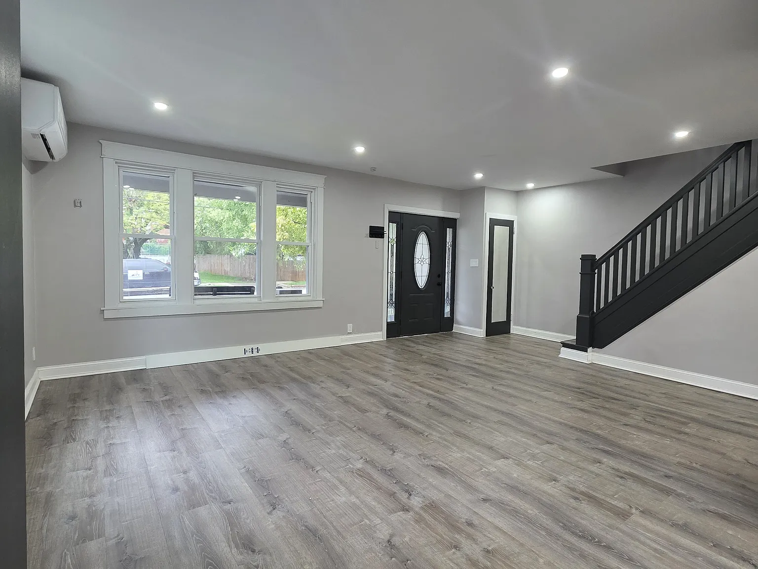 4 bed, 1408 sqft, $2,350 — Photo 3