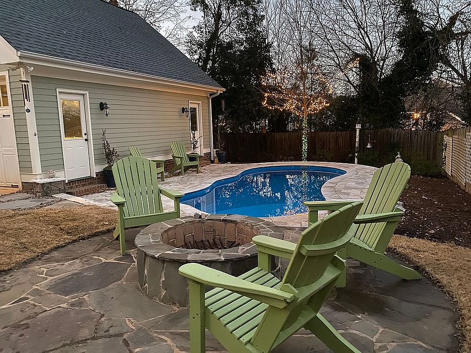 2nd image of 517 Peebles St