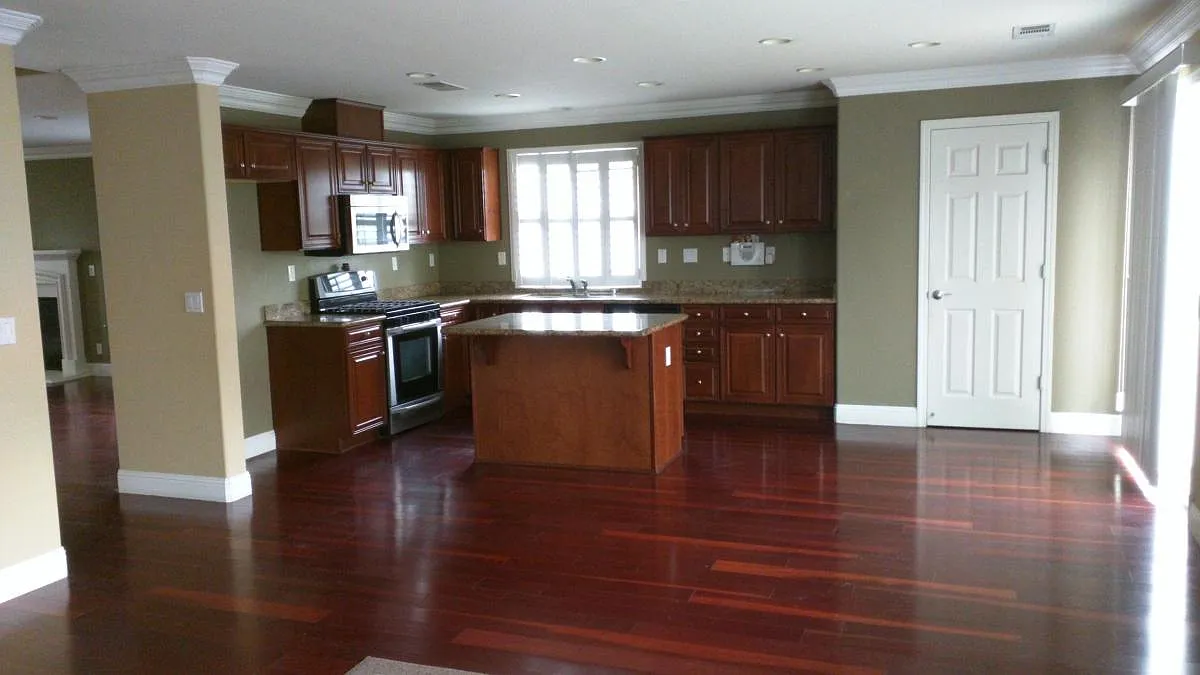 4 bed, 2698 sqft, $3,000 — Photo 3