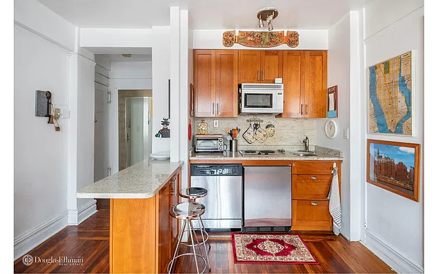 Sold by Douglas Elliman | media 14