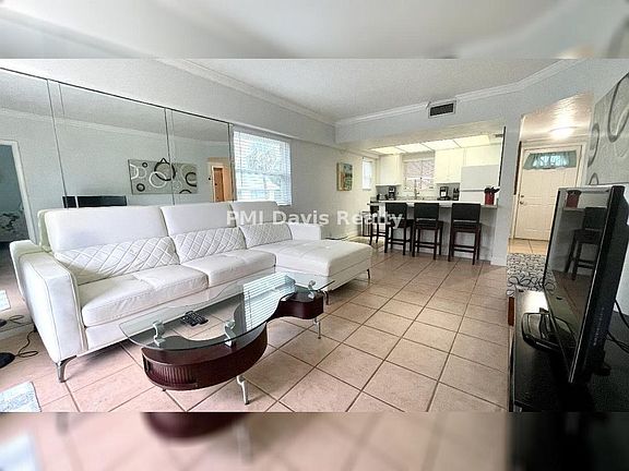 2nd image of 731 S 1st St #206