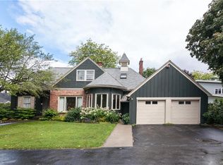 18 Lincoln Woods Ln, Buffalo, NY 14222