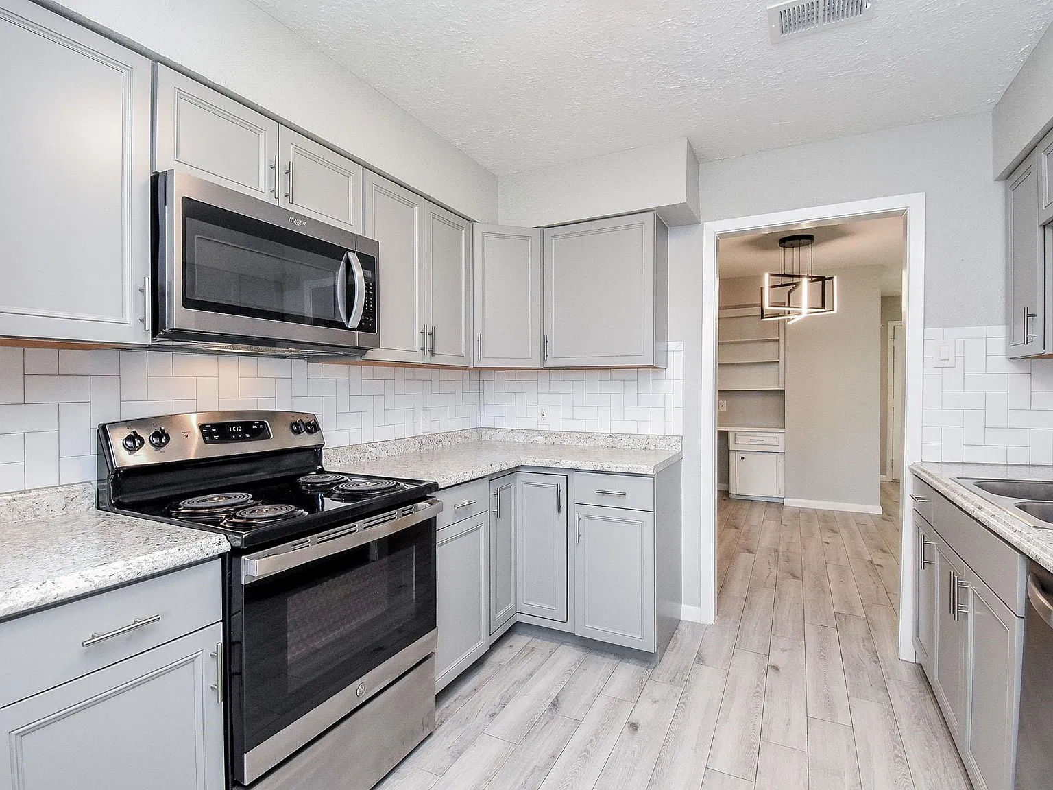3 bed, 2.5 bath, 1724 sqft, $1,850 — Photo 1