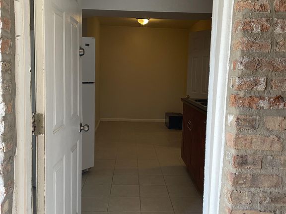 3rd image of 3550 W Diversey Ave