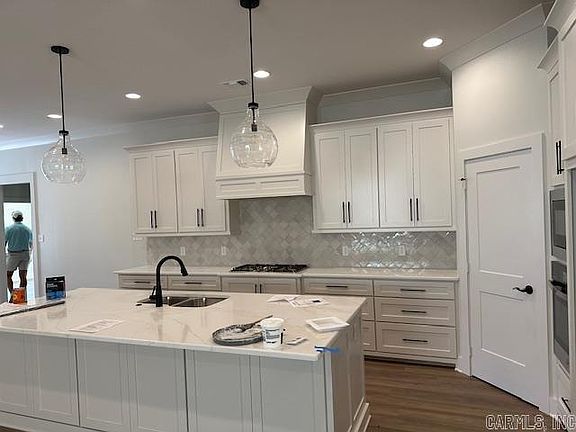 2nd image of 102 Woodlands Park Dr