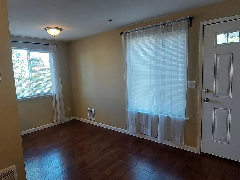 2122 D St #1 — Photo 6