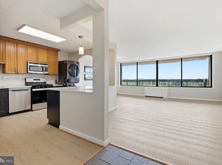 3705 S George Mason Dr APT 913S, Falls Church, VA 22041