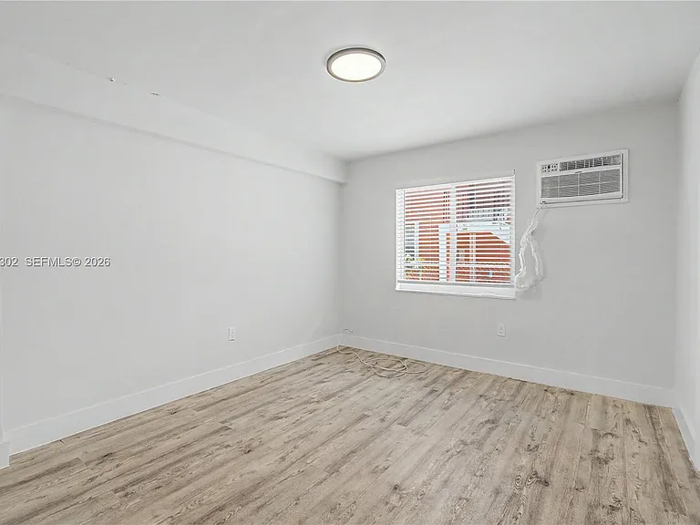 1245 SW 5th St #2 — Photo 4