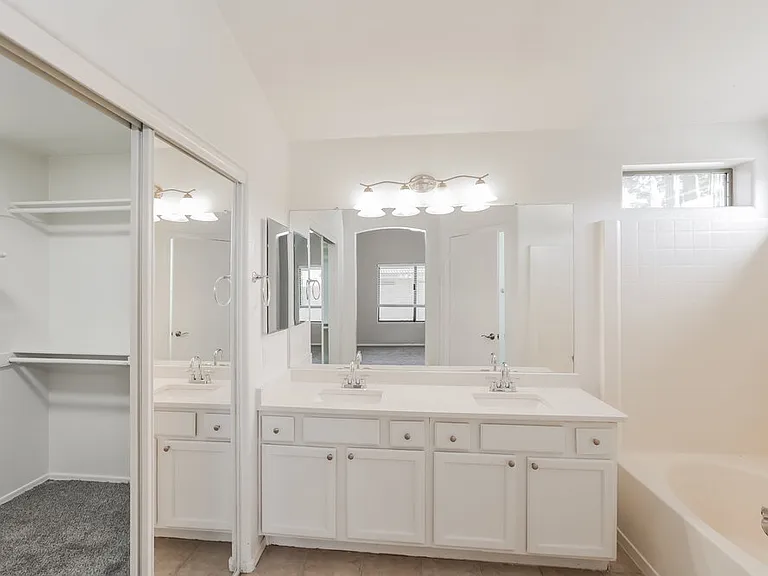 13324 W Maui Ln — Photo 10