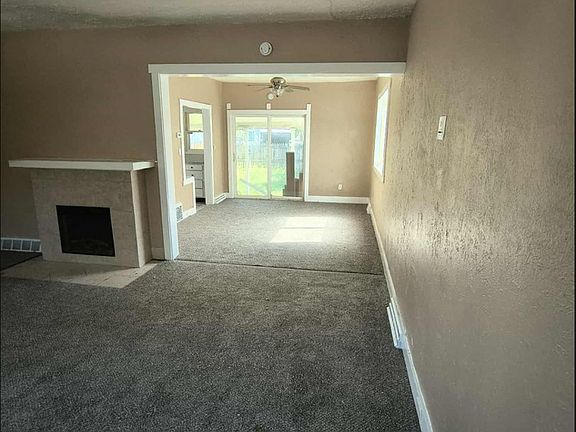 3rd image of 3924 Burnham Ave