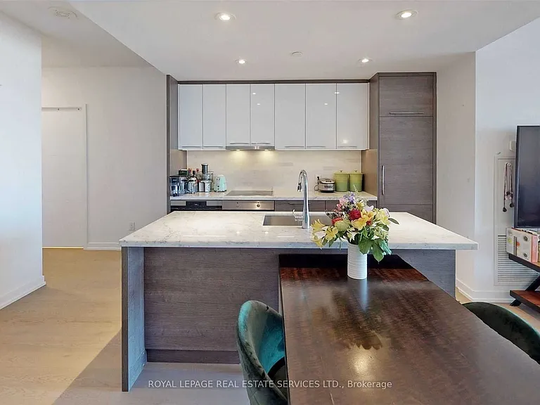 488 University Ave #2703 — Photo 29
