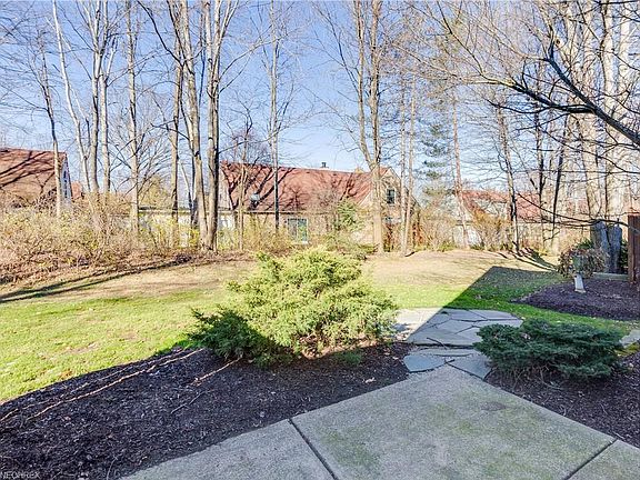 4th image of 2205 Heather Ln