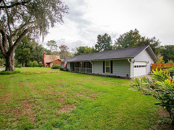 3rd image of 104 Thicket Ln