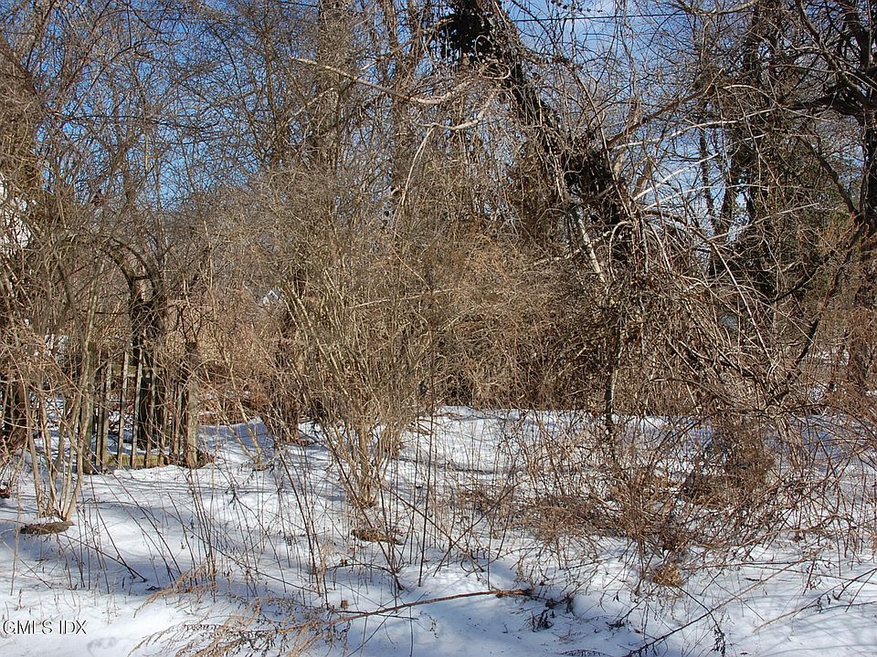 2nd image of 2 Scott Ln