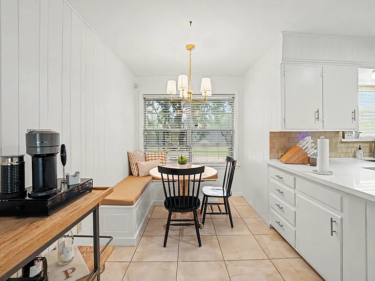 6267 Chevy Chase Dr — Photo 11
