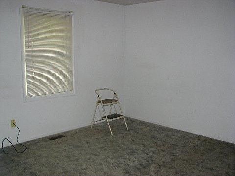 2nd image of 1345 S Hickory Grove Ln