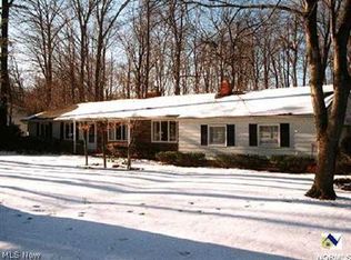 6799 Thornapple Dr, Gates Mills, OH 44040
