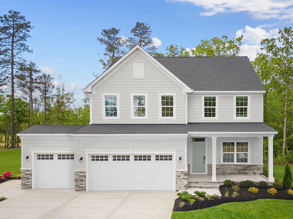 New homes in Seneca on 1 2 - 3 4 acre homesites near the lake. Join the List to learn more!