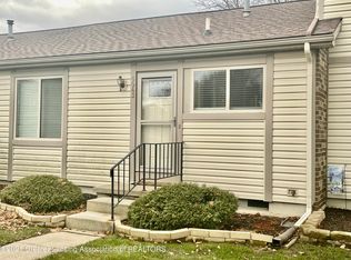 5943 Village Dr, Haslett, MI 48840