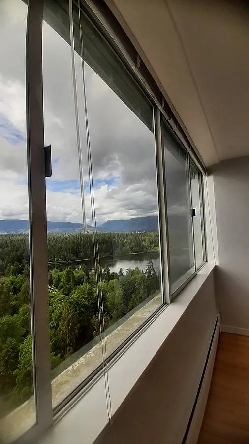 Silhouette Apartments — Photo 3