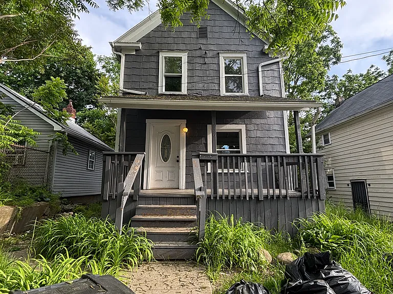936 Ella Ct — Photo 1