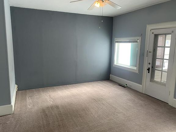3rd image of 118 N Hudson St SE #2