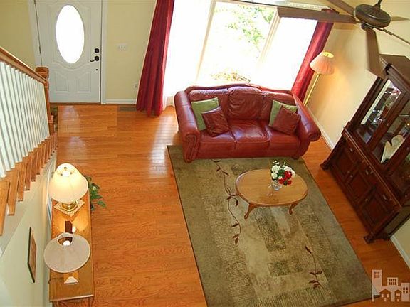 4th image of 401 Haig Place