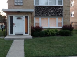 830 E Capri Dr #2B, Palatine, IL 60074