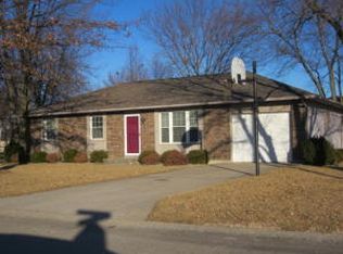 1120 S Sunrise Dr, Marshall, MO 65340