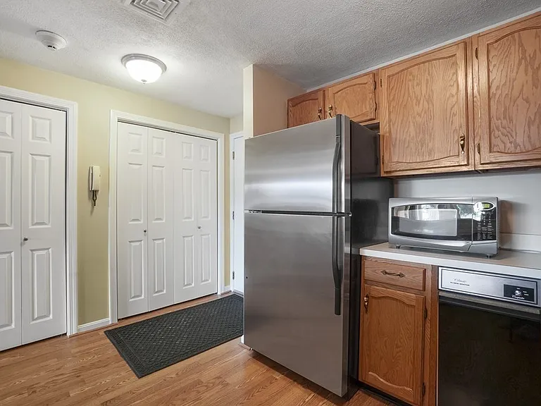 24 South St #22 — Photo 3