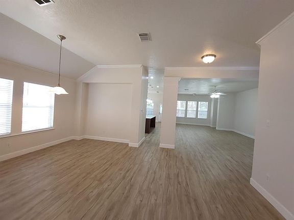 4th image of 2506 Kenwood Park Ln
