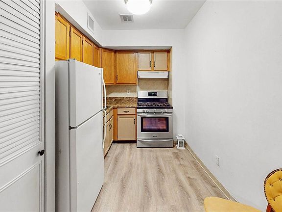3rd image of 222 Mariners Way #222
