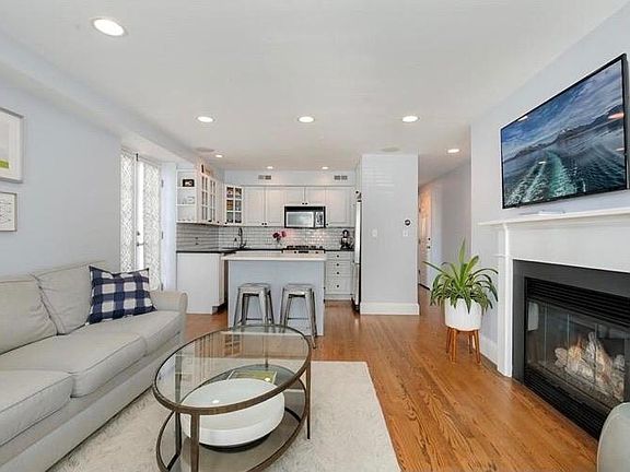 2nd image of 4-57 Bartlett St #4