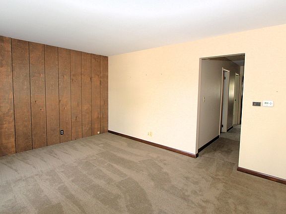 2nd image of 1121 Kensington Dr