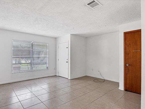 4th image of 428 Granada Blvd #C