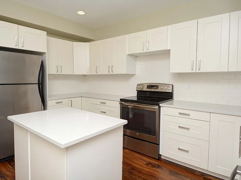 2111 Westlake Ave N #201 — Photo 10