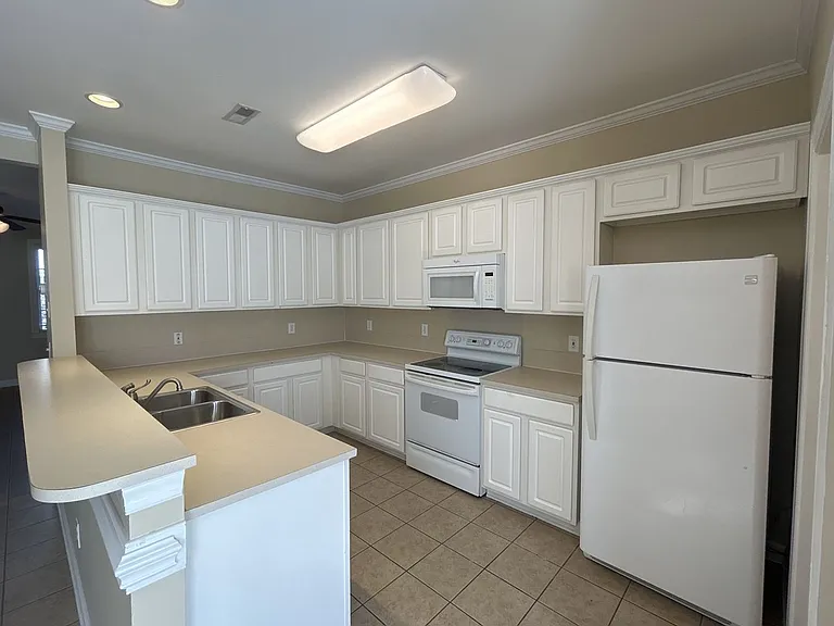 5619 Fetzer Ave NW — Photo 6