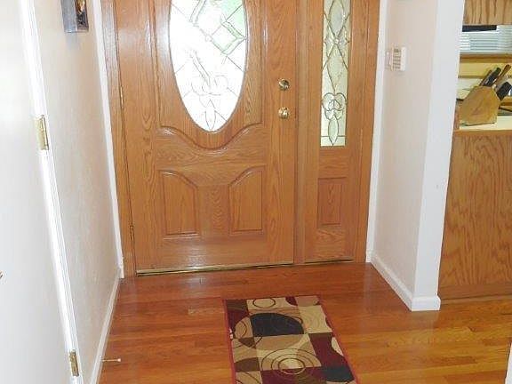 2nd image of 926 Edgewood Cir