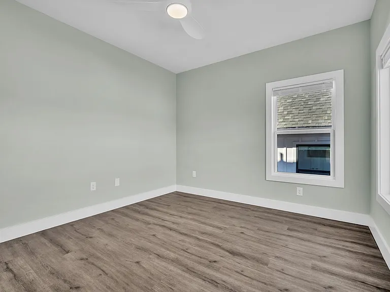 323 Wilkins St #B — Photo 16